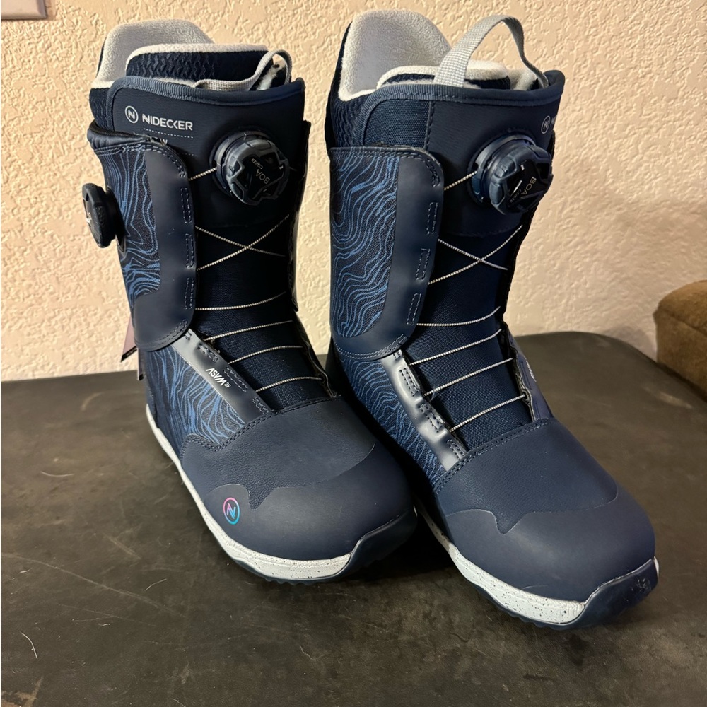 Nidecker size 8.5 Women’s rift double BoA